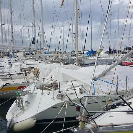 Voilier Mandrake Bateau-hôtel Santa-Maria-Poggio (Corsica)