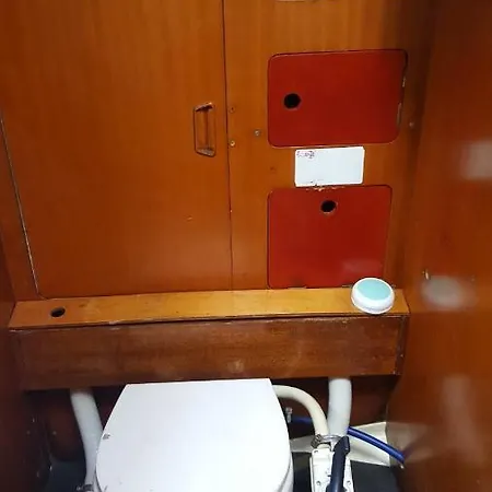 Bateau-hôtel Voilier Mandrake Santa-Maria-Poggio (Corsica)